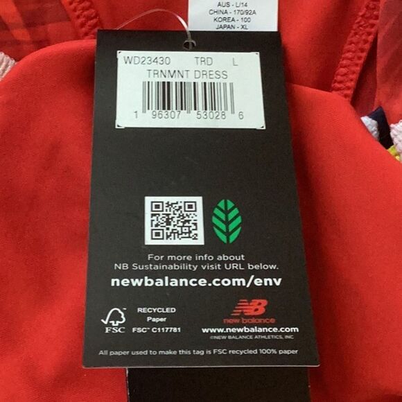 NEW BALANCE NWT WOMENS FITTED FAST DRYING MOISTURE WICKING TOURNAMENT DRESS LG - Picture 8 of 10